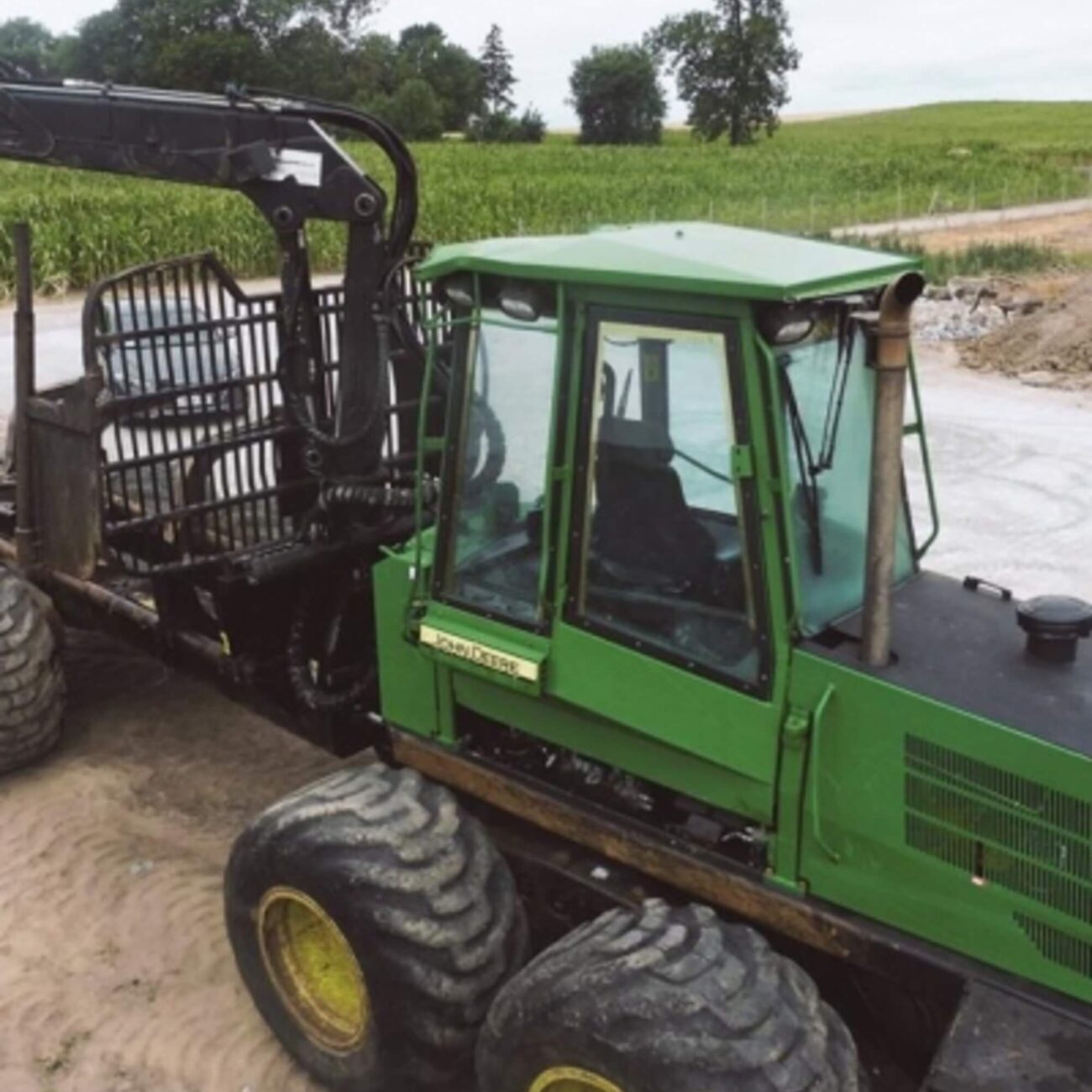 Maszyna leśna na sprzedaż - forwarder 1110D ECO III, Forestry machine for sale - forwarder 1110D ECO III, Forstmaschine zu verkaufen - Forwarder 1110D ECO III, Prodám lesní stroj - vyvážecí traktor 1110D ECO III, Parduodama miško technika - forvarderis 1110D ECO III, лісові машини на продаж - форвардер 1110D ECO III