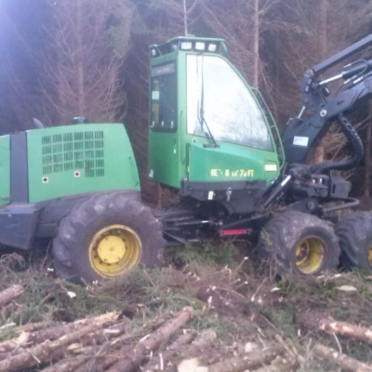 Maszyna leśna na sprzedaż - harvester 1070D, Forestry machine for sale - harvester 1070D, Forstmaschine zu verkaufen - Harvester 1070D, Prodám lesní stroj - harvestor 1070D, Parduodama miško technika - harvesteris 1070D, лісові машини на продаж - харвестер 1070D