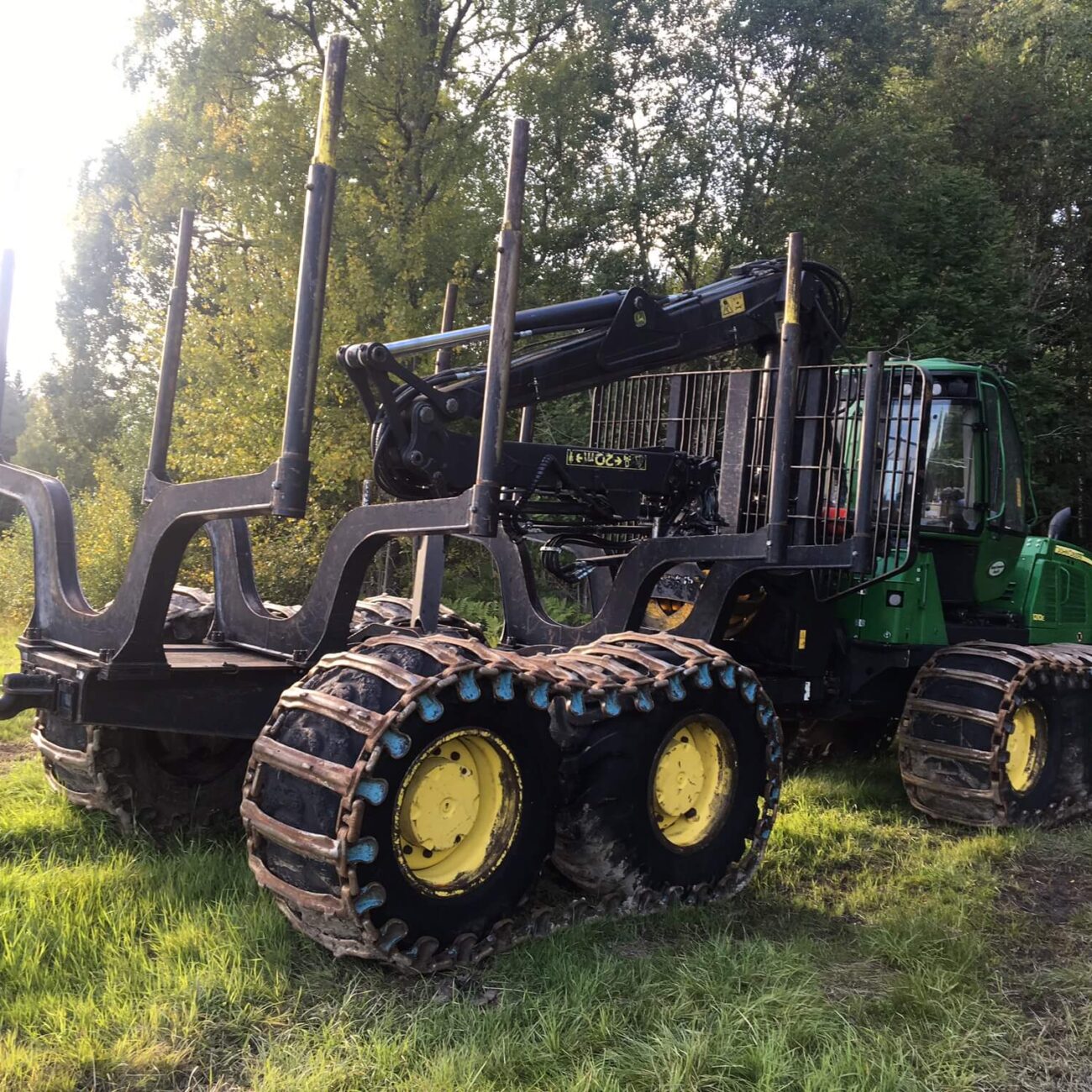 Maszyna leśna na sprzedaż - forwarder 1210E, Forestry machine for sale - forwarder 1210E, Forstmaschine zu verkaufen - Forwarder 1210E, Prodám lesní stroj - vyvážecí traktor 1210E, Parduodama miško technika - forvarderis 1210E, лісові машини на продаж - форвардер 1210E